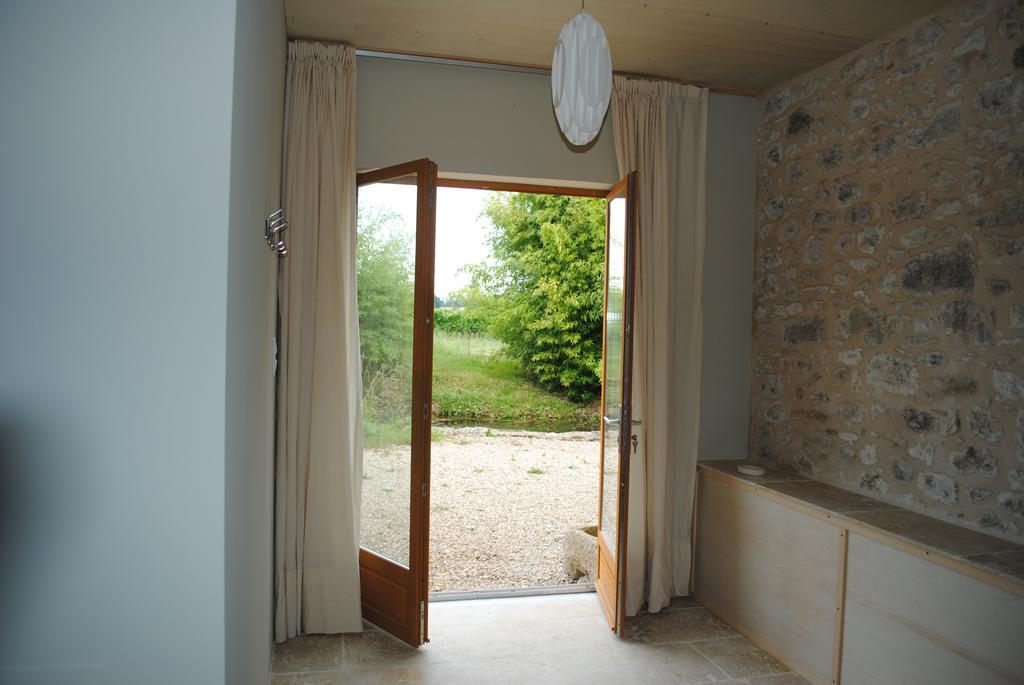 Les Foucauds Hotel Saint-Quentin-de-Caplong Kamer foto