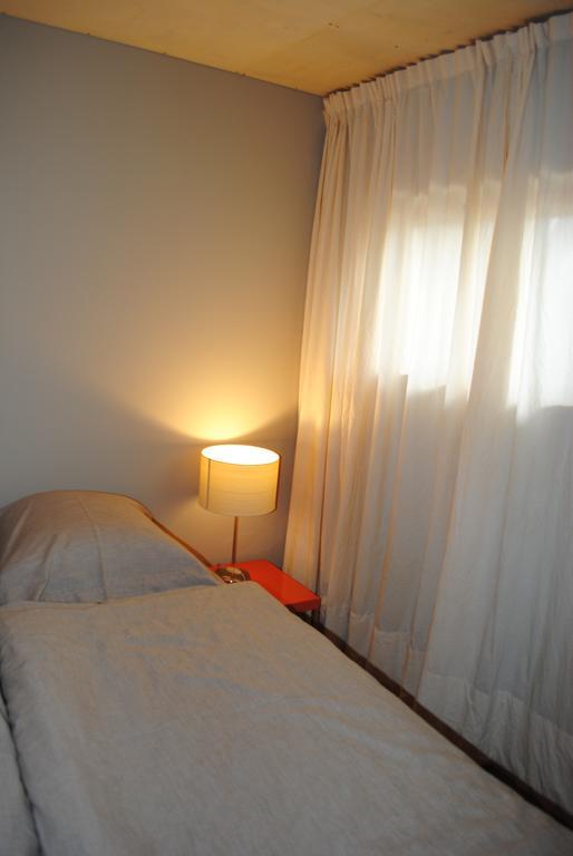 Les Foucauds Hotel Saint-Quentin-de-Caplong Kamer foto