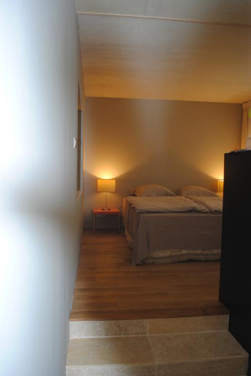 Les Foucauds Hotel Saint-Quentin-de-Caplong Kamer foto