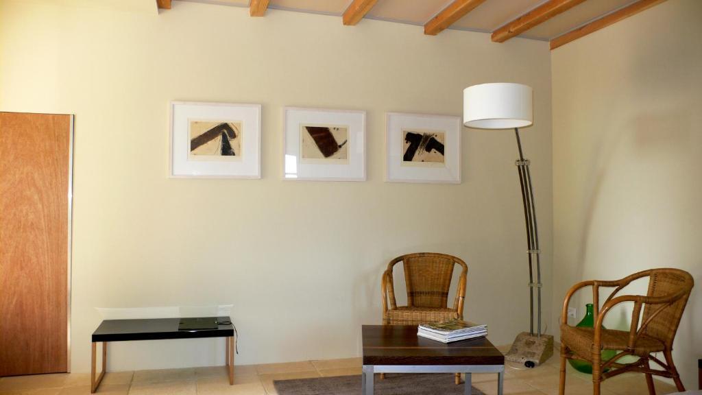 Les Foucauds Hotel Saint-Quentin-de-Caplong Kamer foto