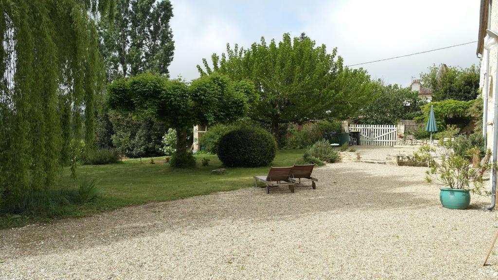 Les Foucauds Hotel Saint-Quentin-de-Caplong Buitenkant foto
