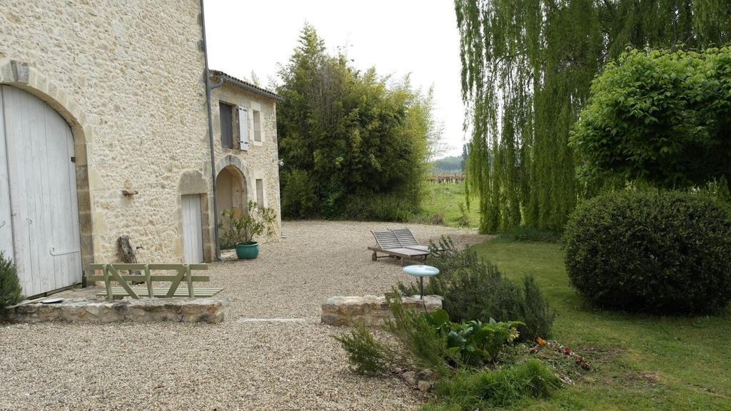 Les Foucauds Hotel Saint-Quentin-de-Caplong Buitenkant foto