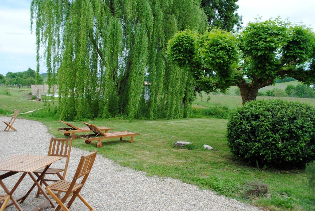 Les Foucauds Hotel Saint-Quentin-de-Caplong Buitenkant foto